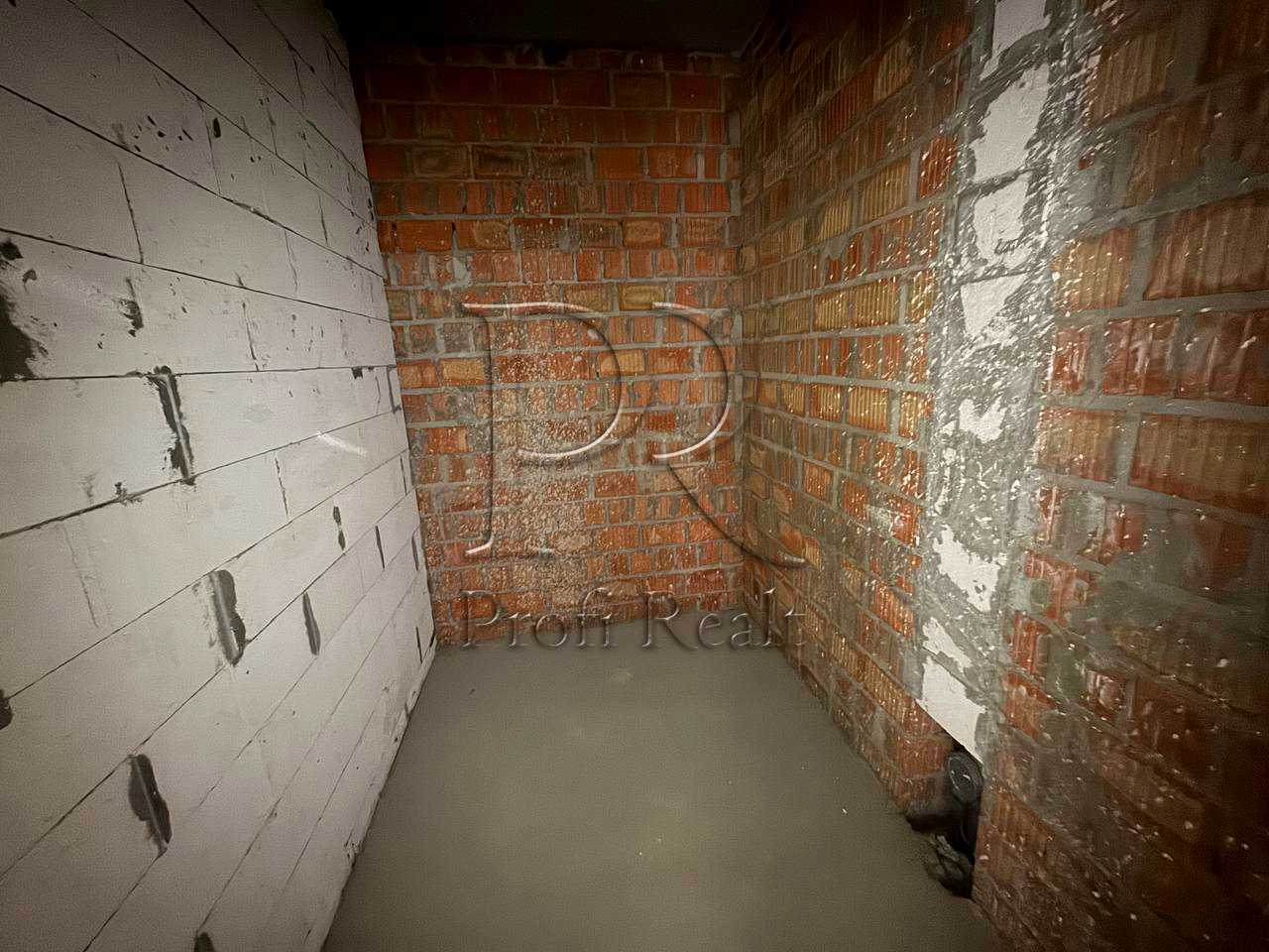 1876926384835611