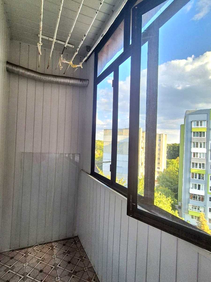 1876927047078563