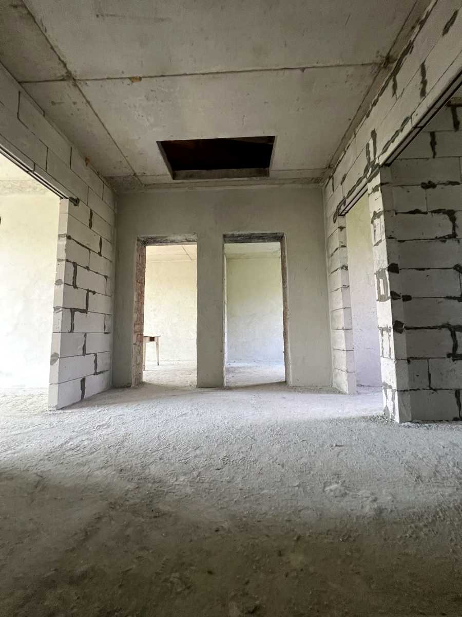 1876927315344400