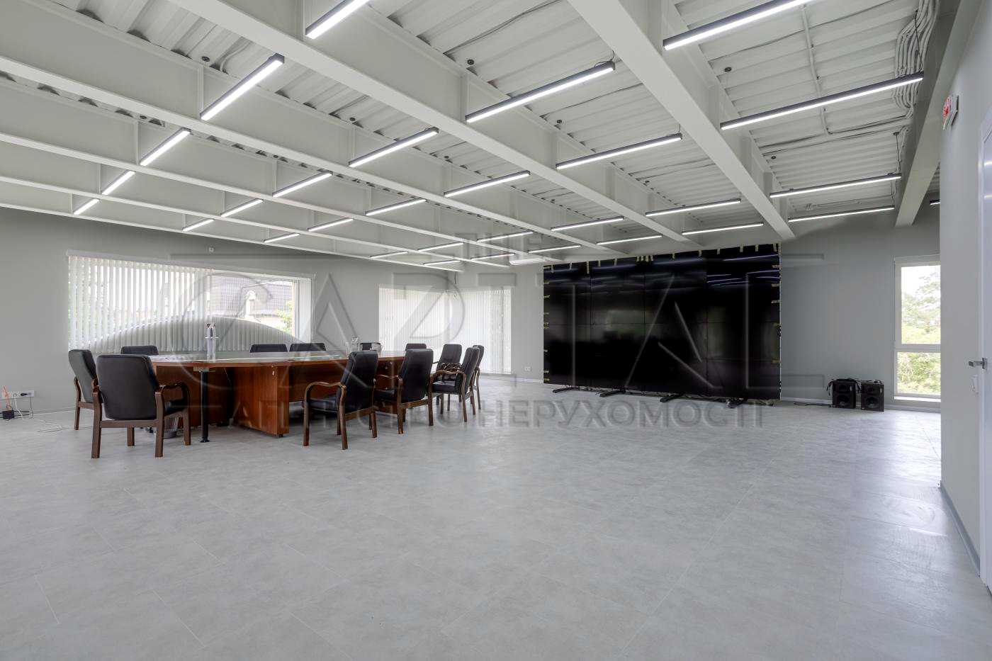 1876927498717093