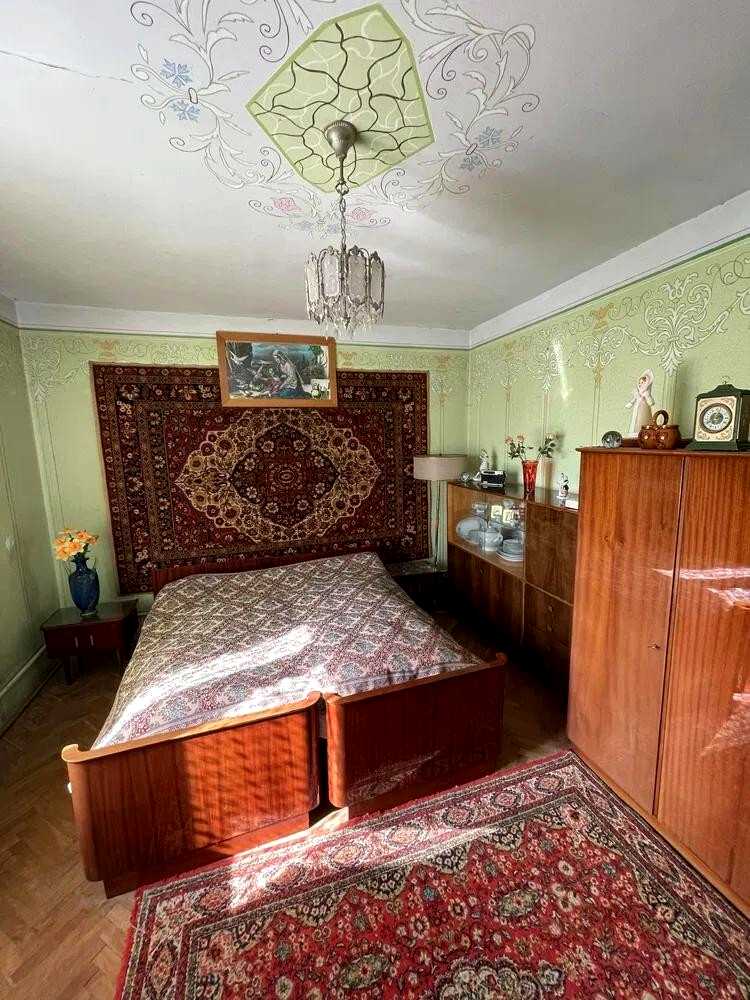1876927693667035