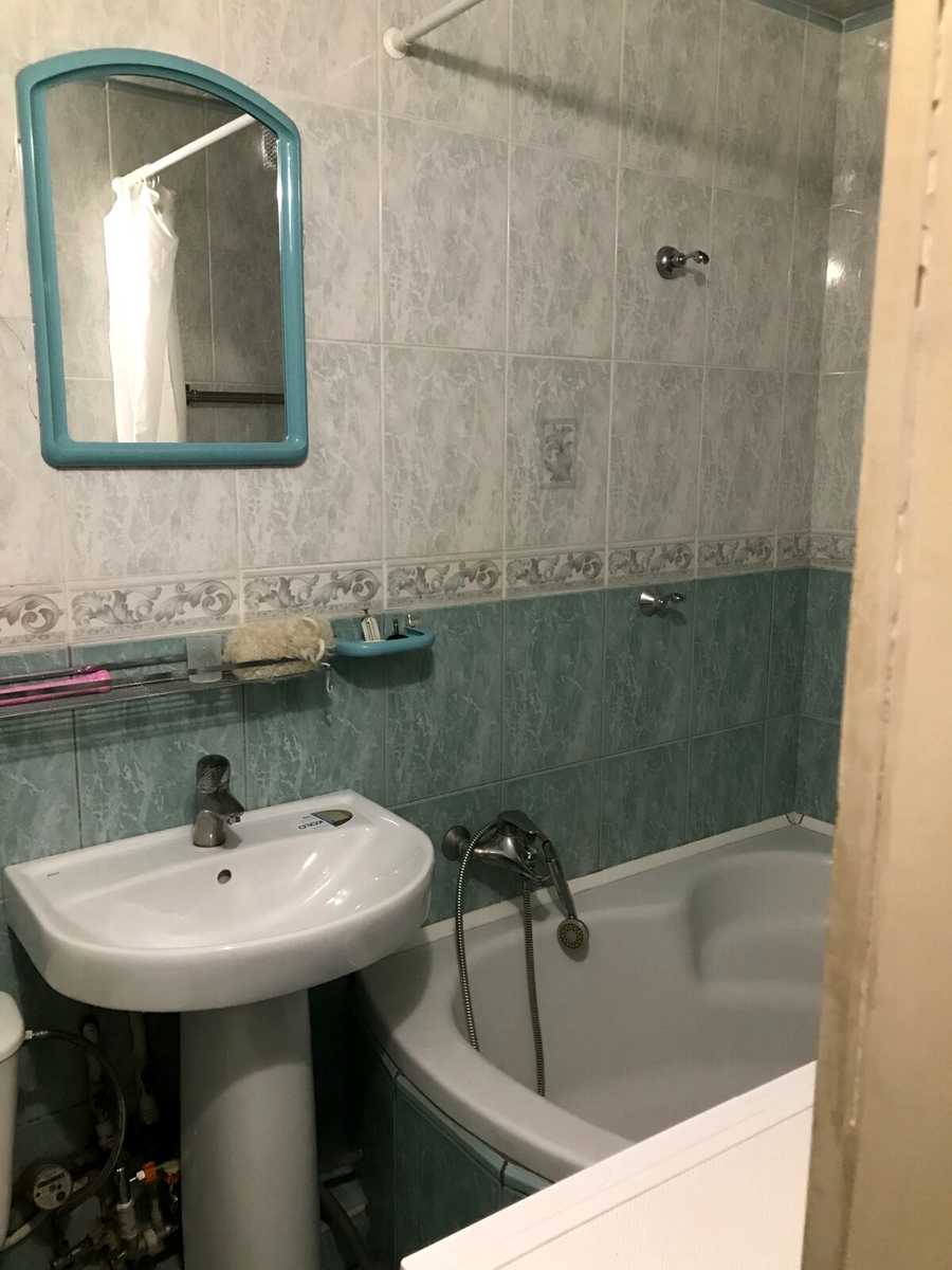 1876928922928609