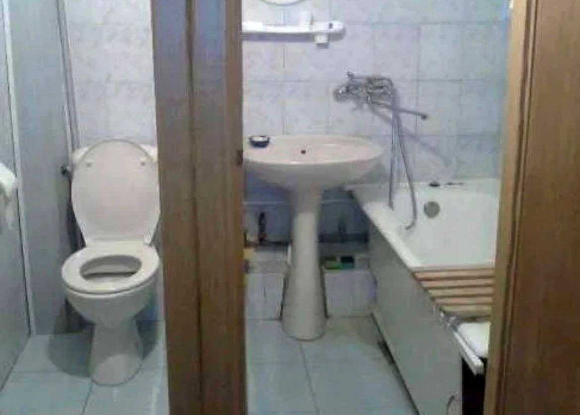 1876929593785568