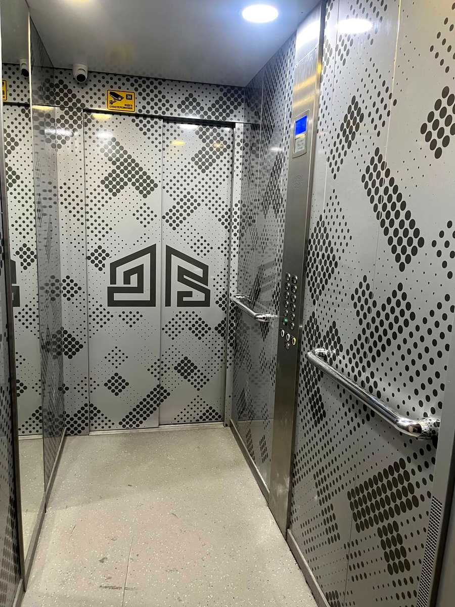 1876932306444351