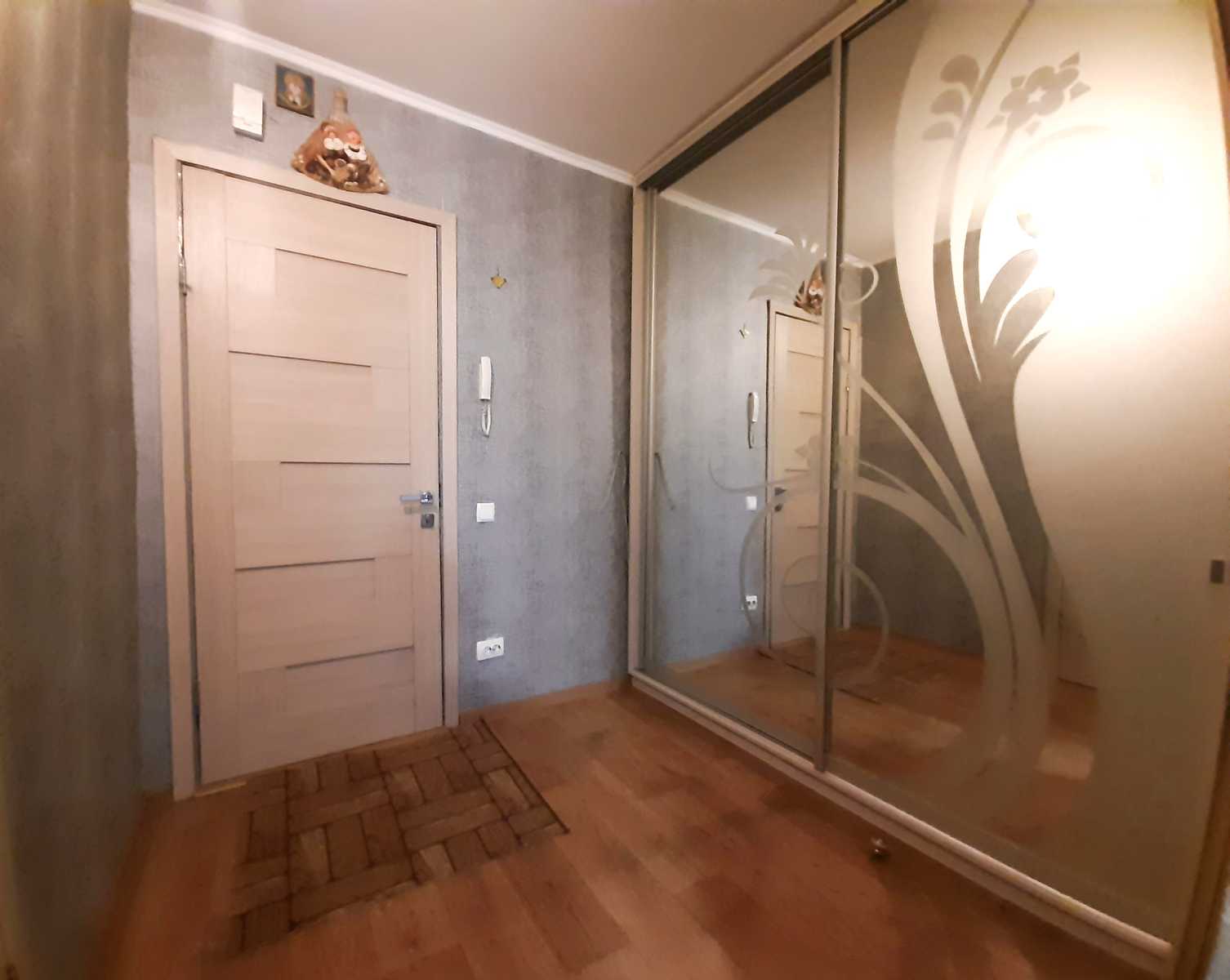 1876932437843164