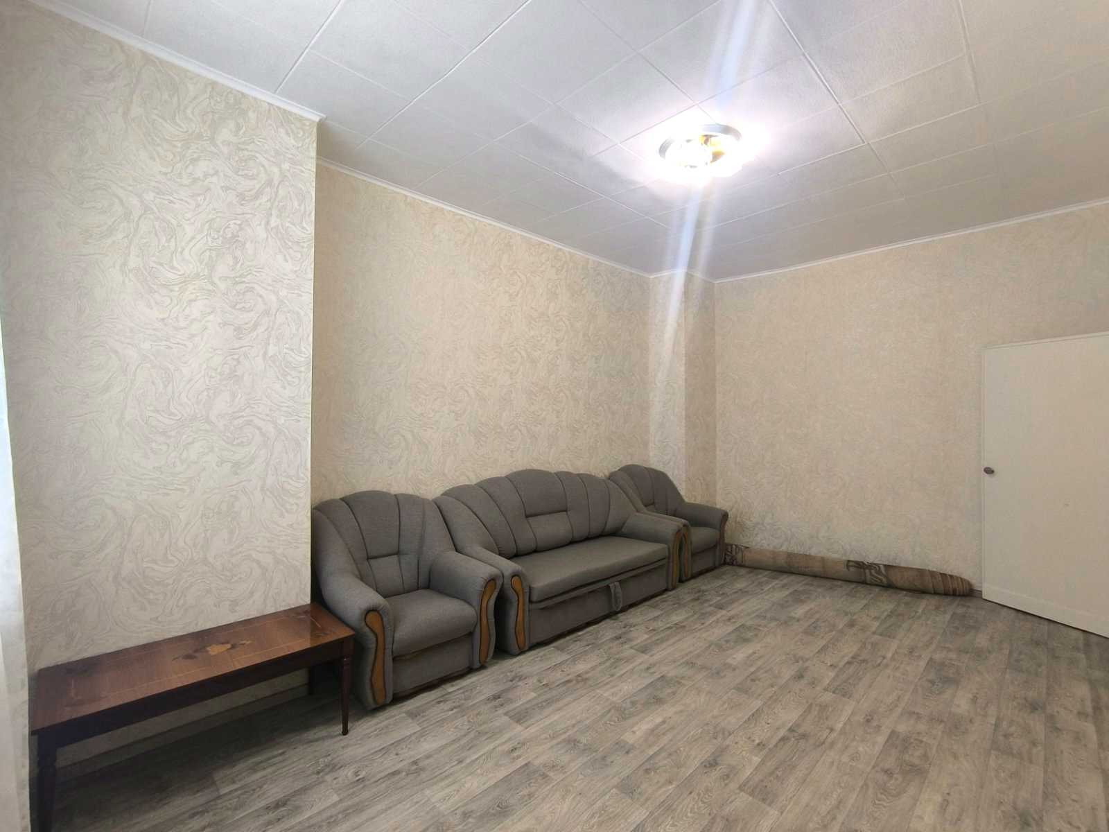 1876932617882989
