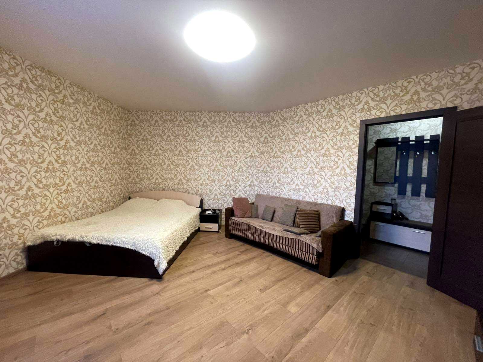 1876933638306081