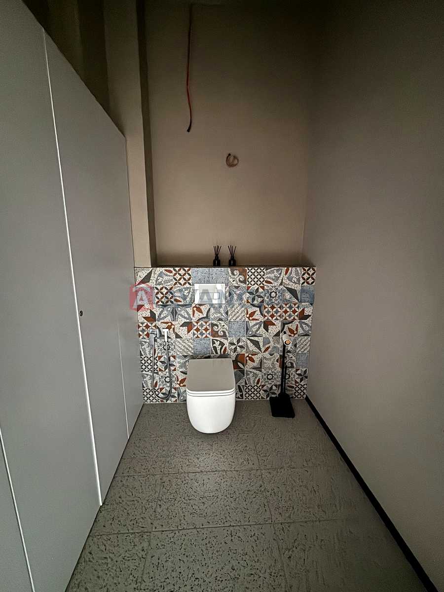 1876933720343632