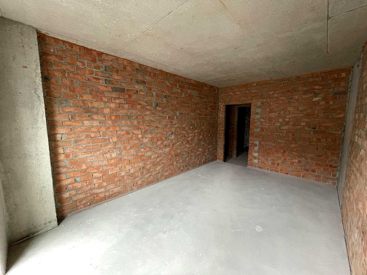 1876933970740223