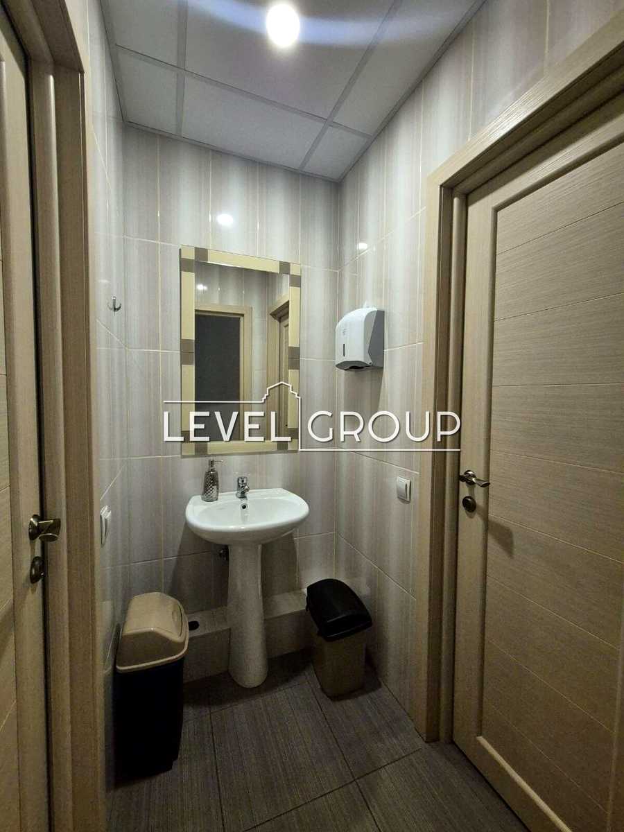 1876936297760251