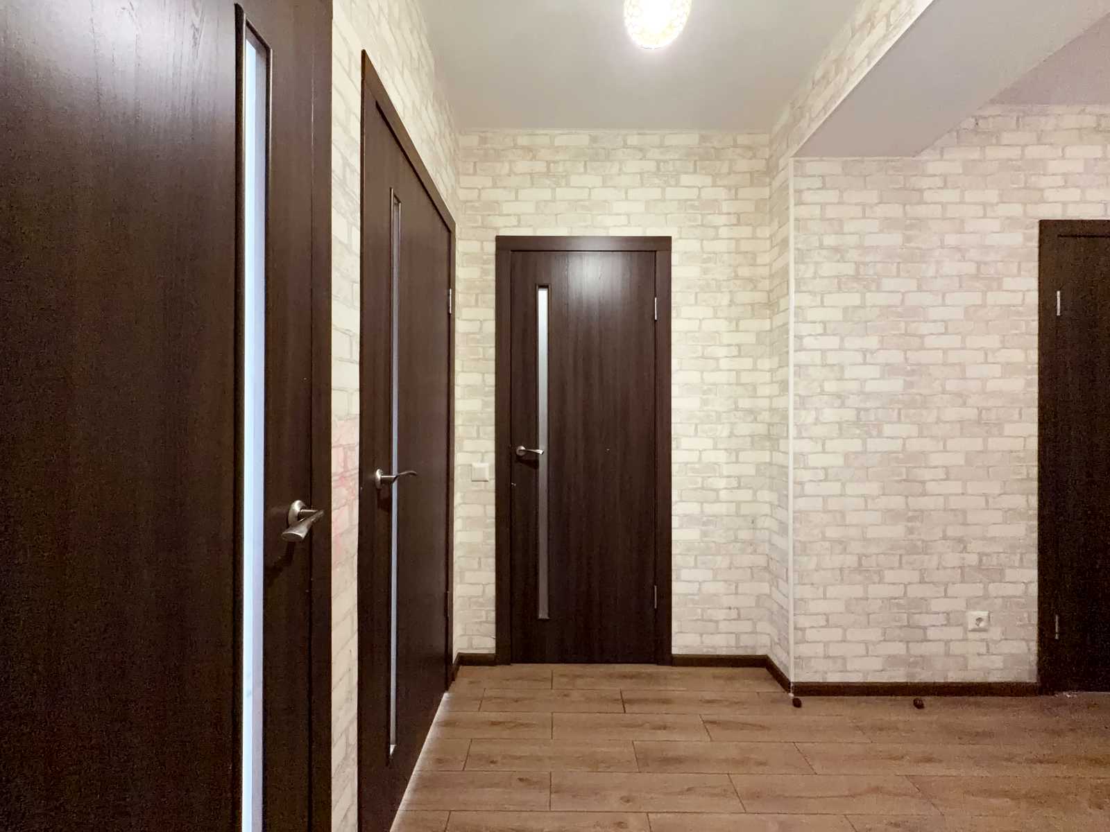 1876936443151304
