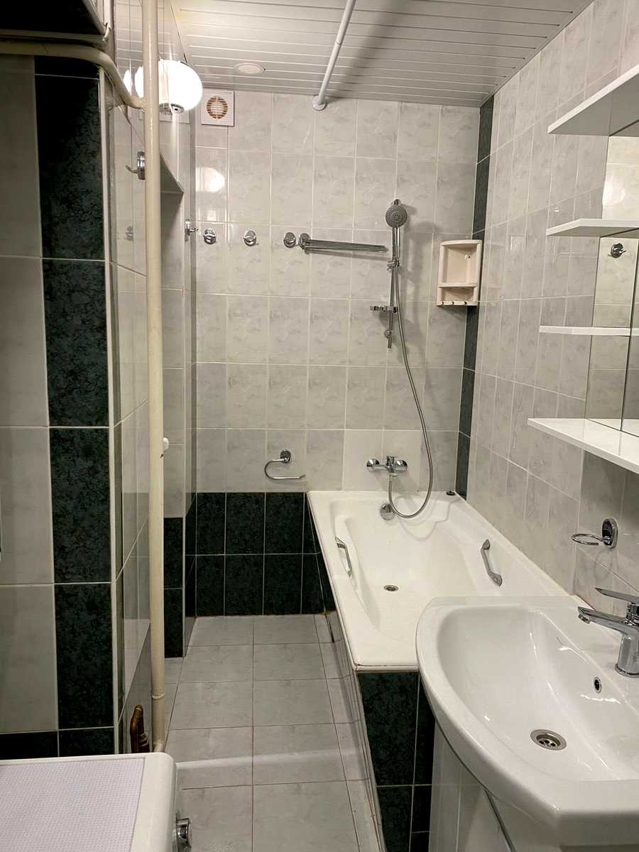 1876936451969446