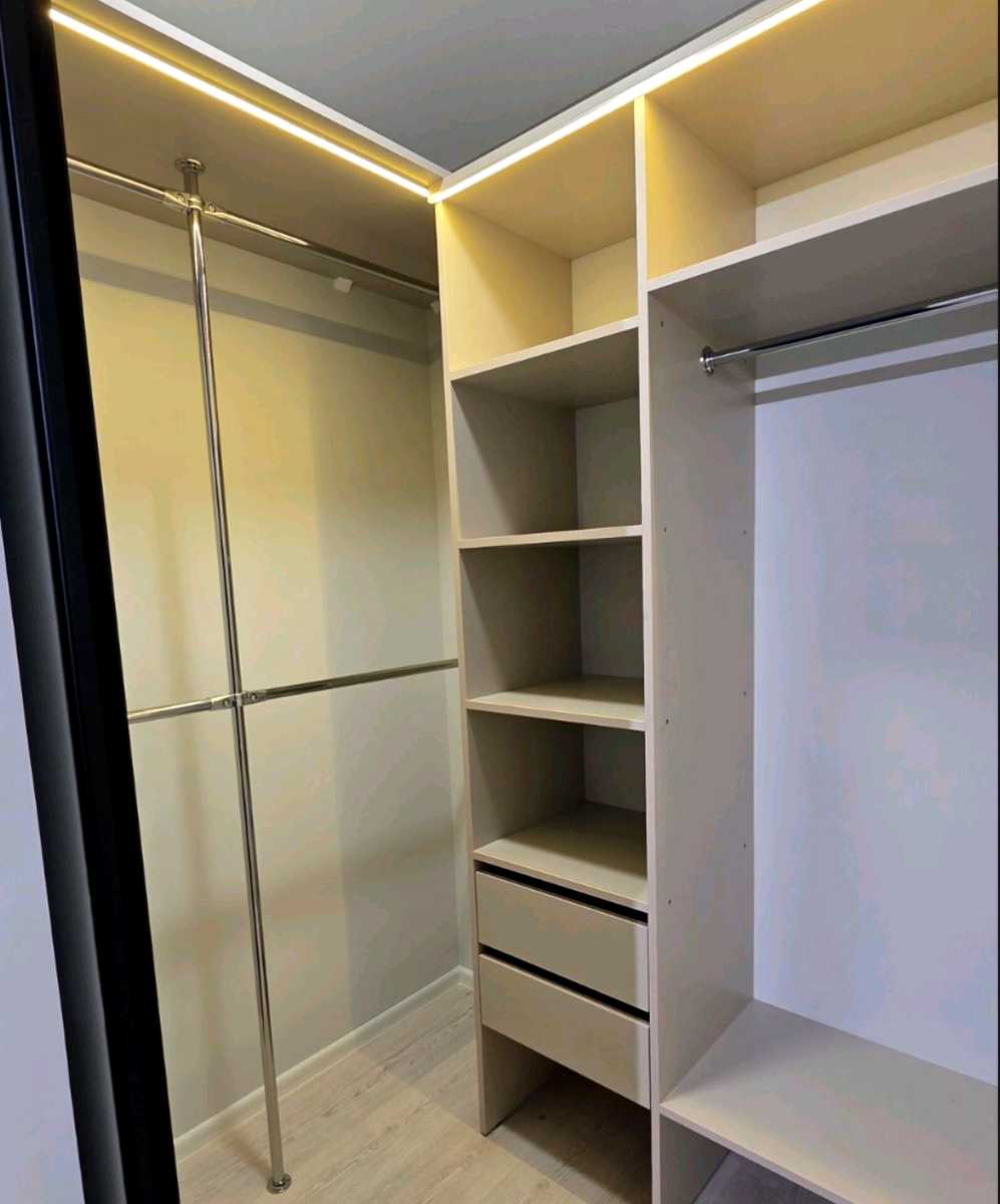 1876937562246095