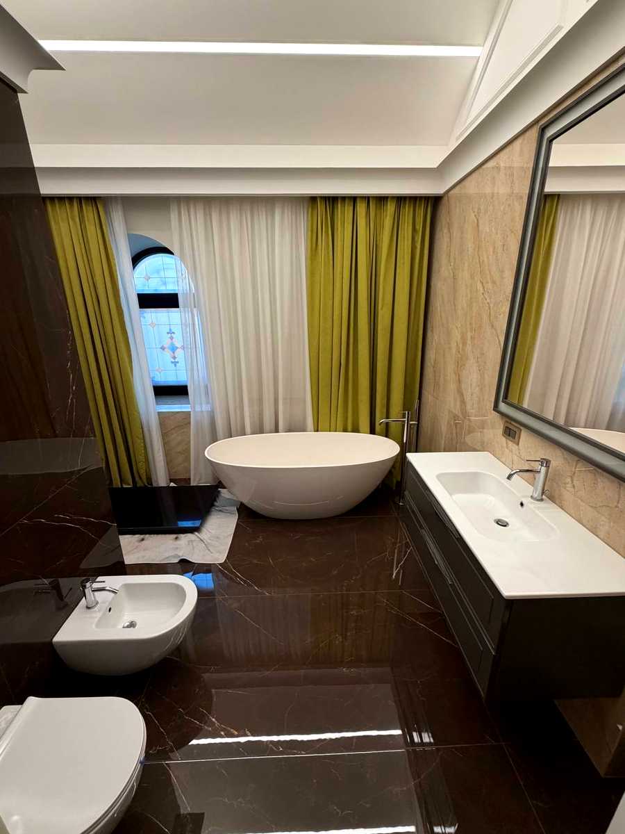 1876937718116130