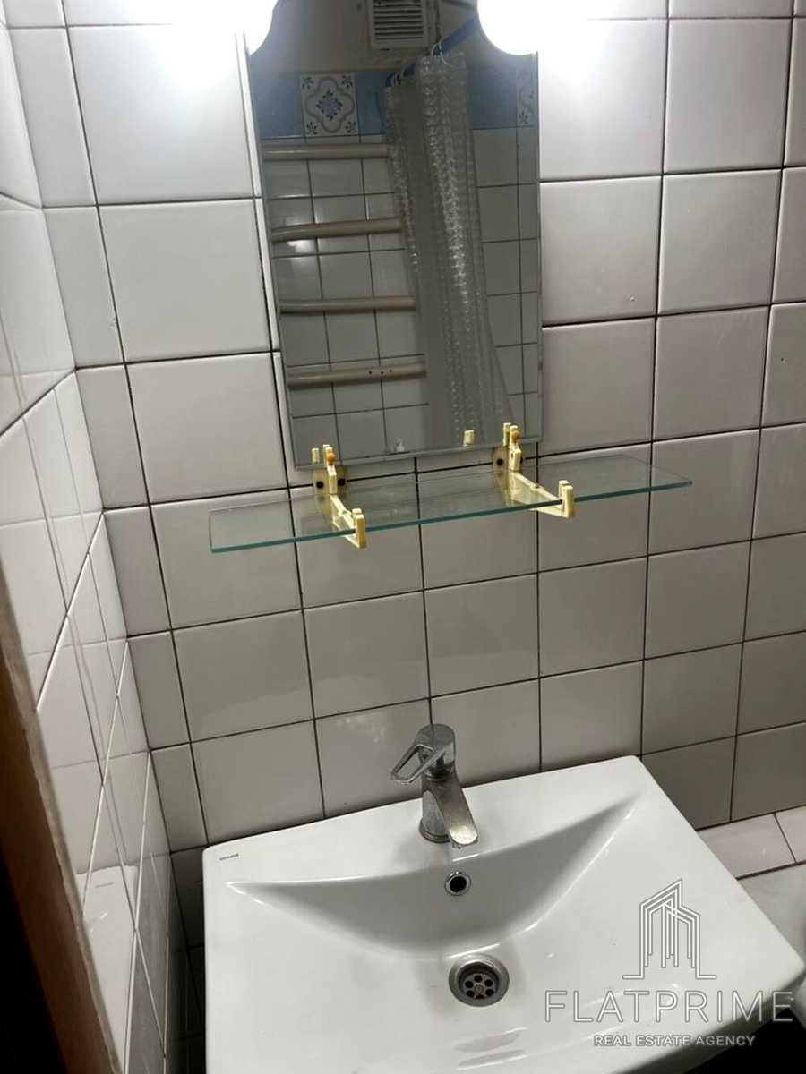1876940305025889