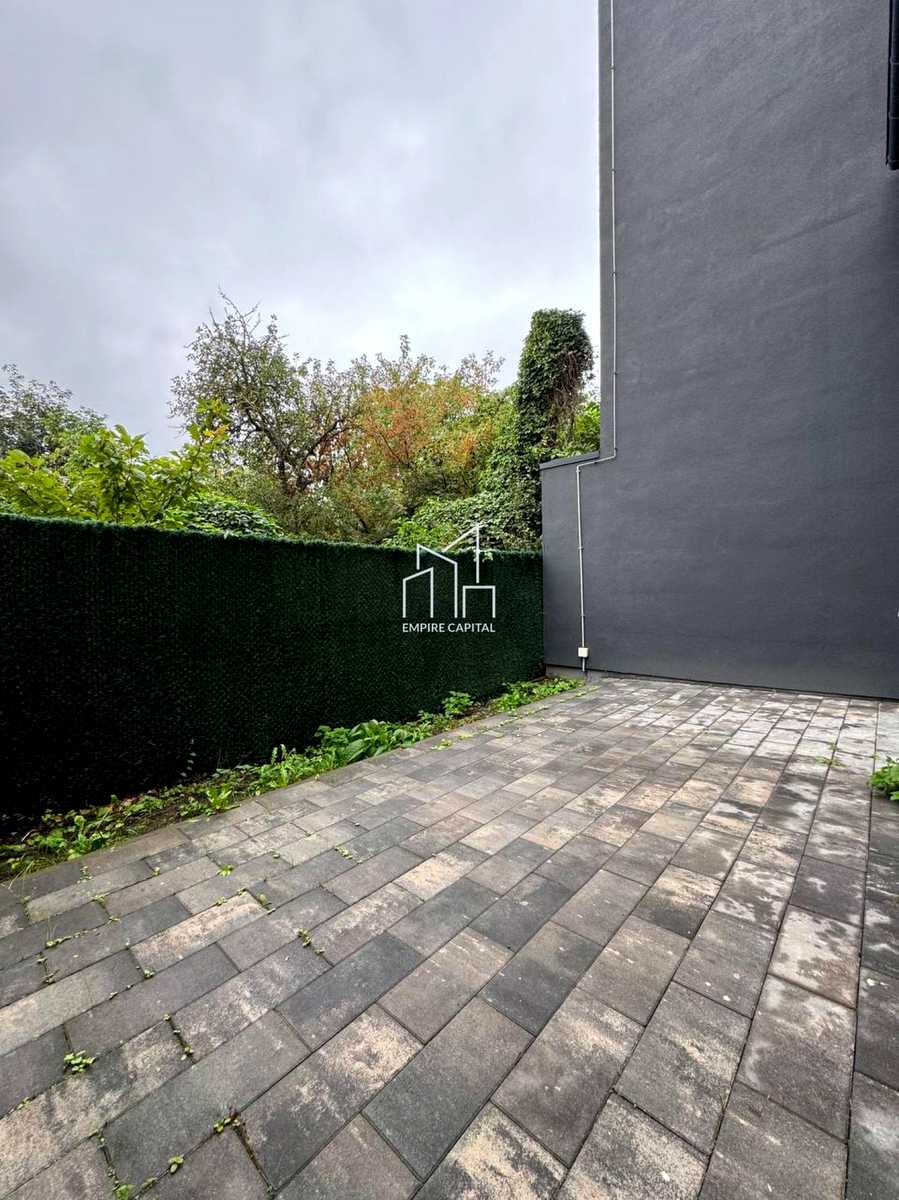 1876940546643941