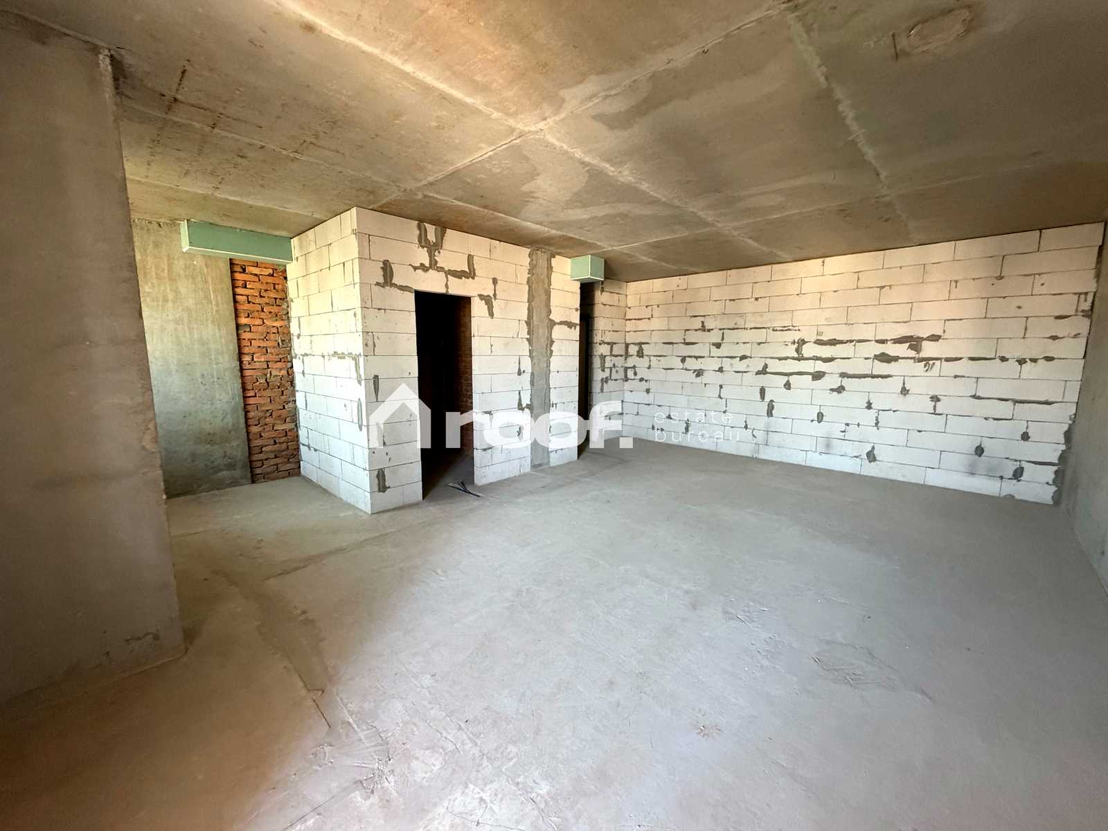 1876942026244732