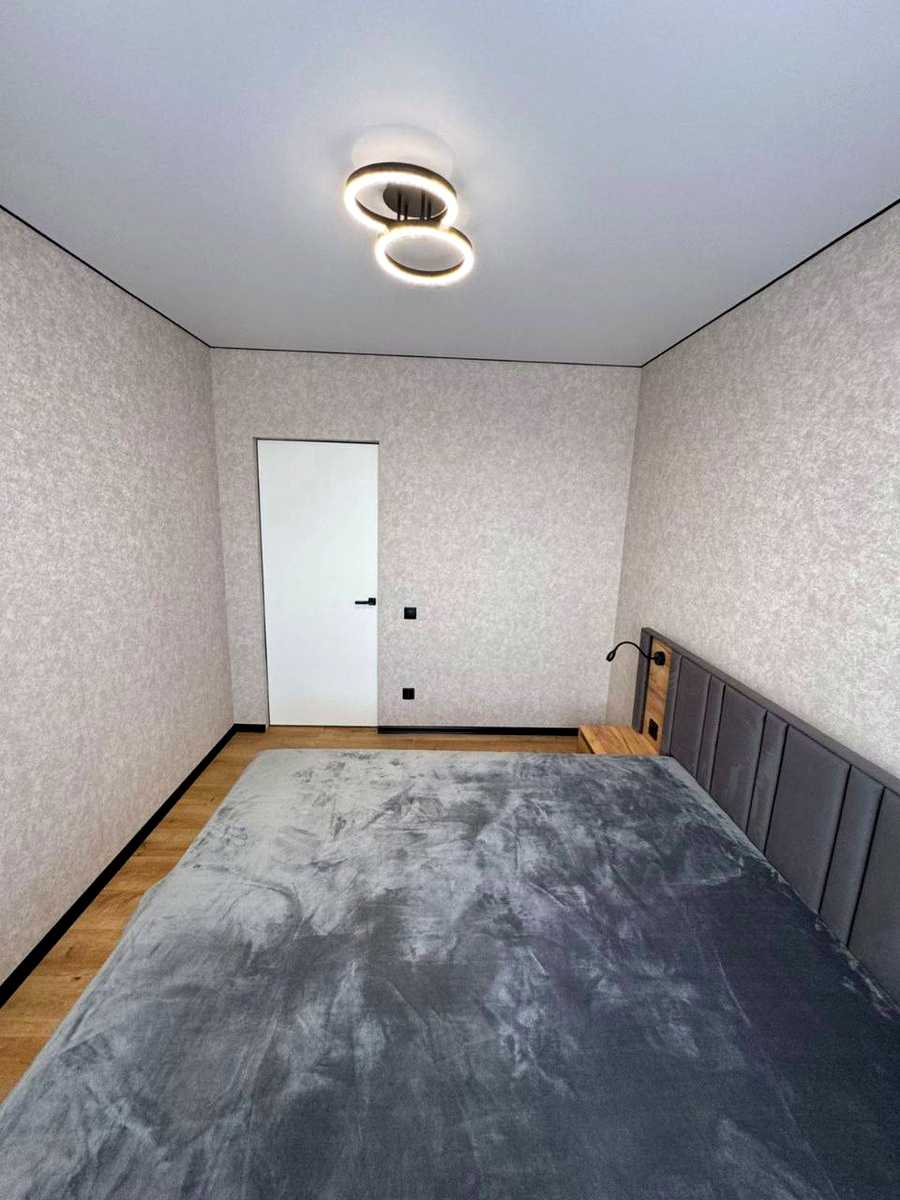 1876943670092122