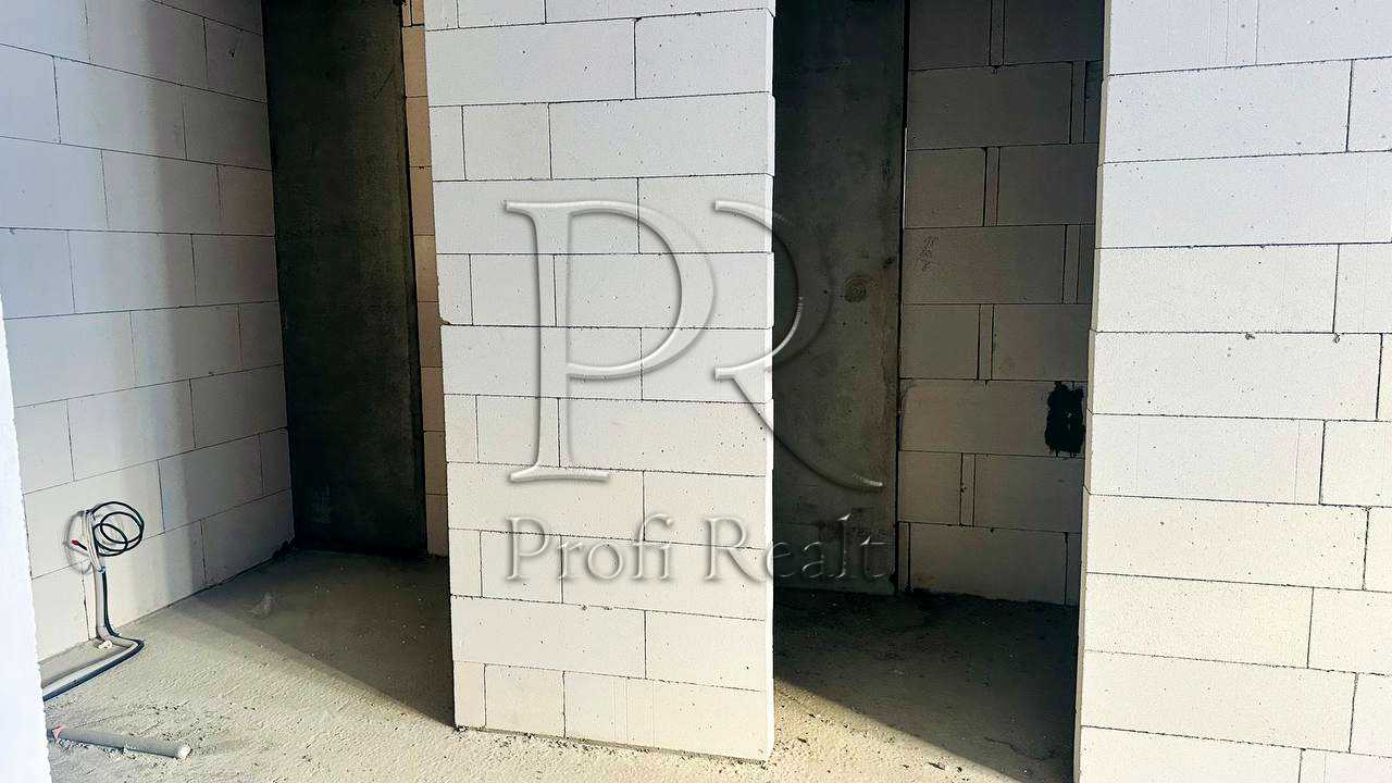 1876943695325443