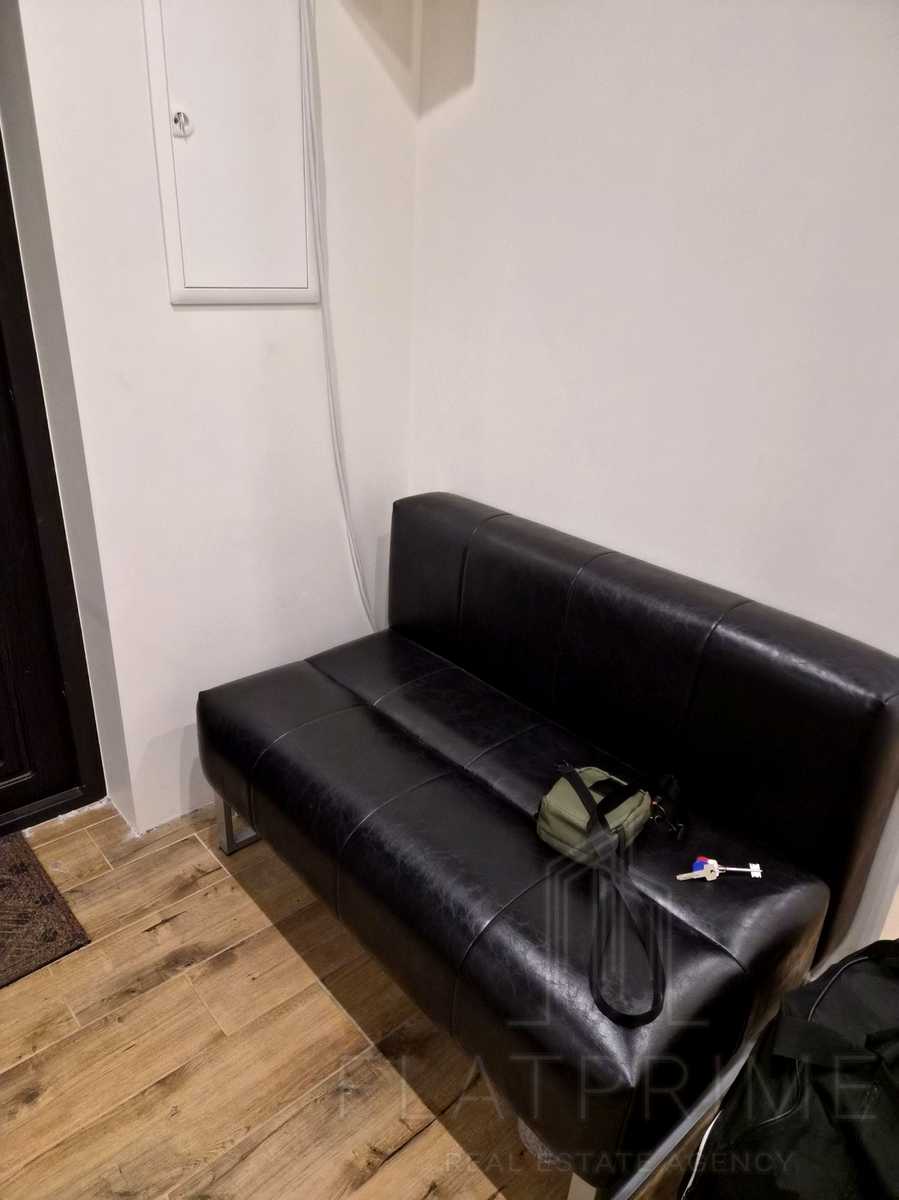 1876943706008074