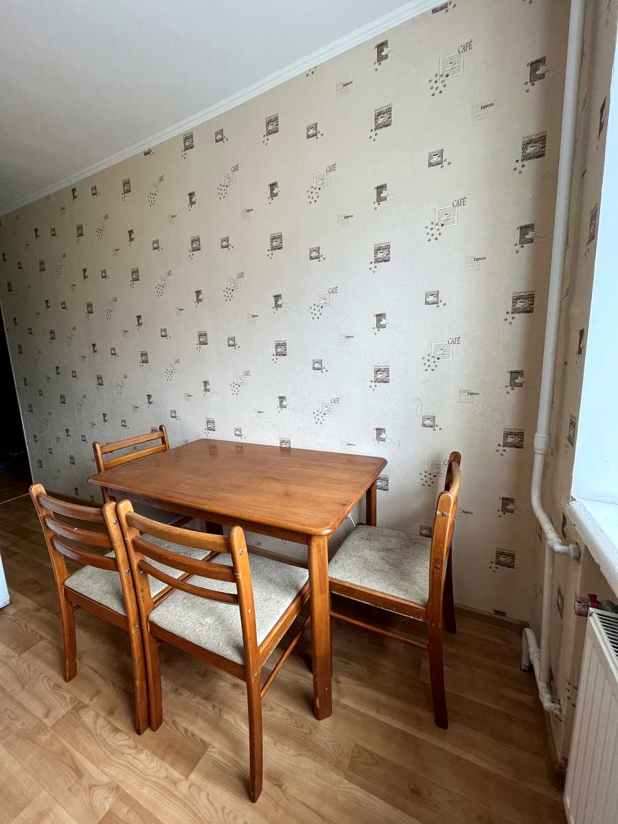 1876943787303896