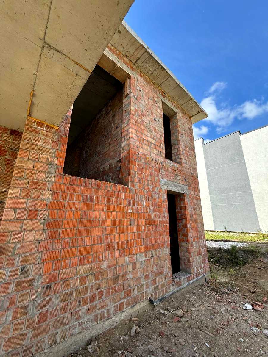 1876944053834789