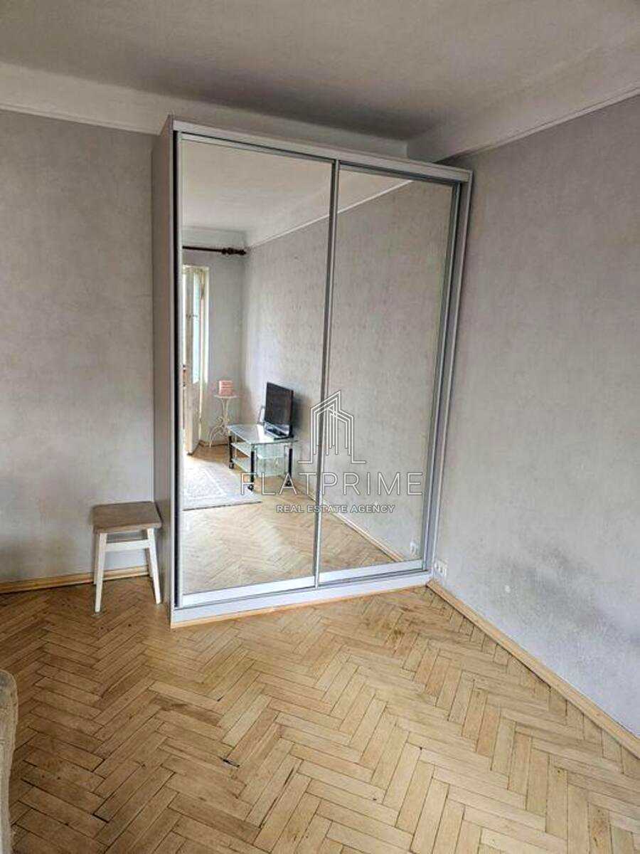 1876944105636169