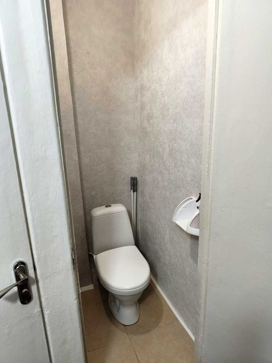 1876944989034977