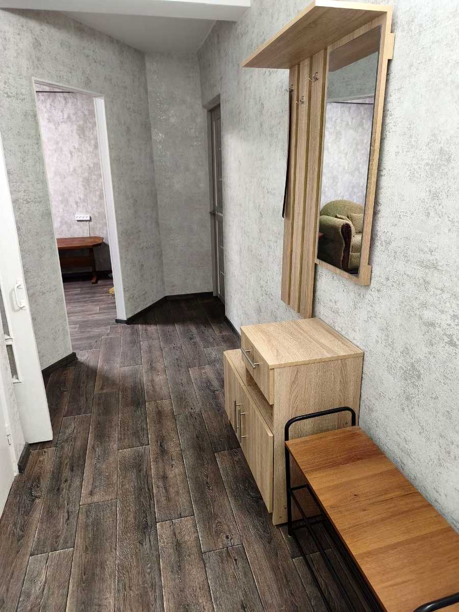 1876944989800751