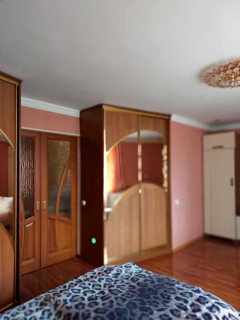 1876945947254079