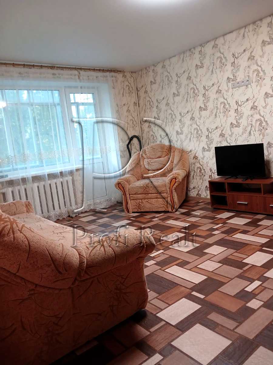 1876945951396375