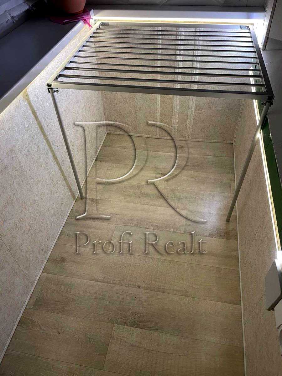 1876946463906536