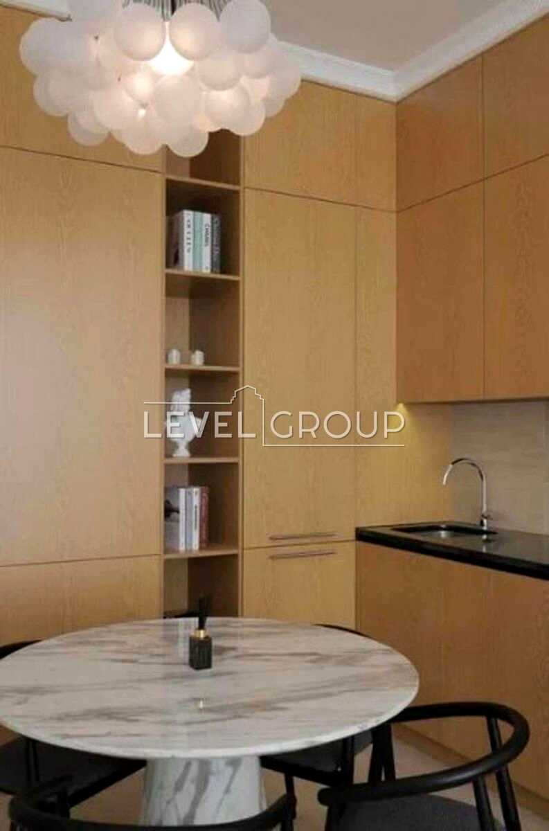 1876946757319575