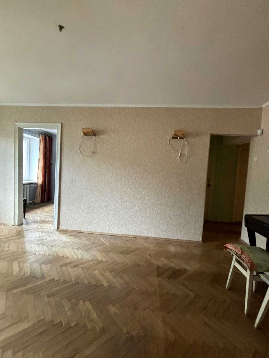 1876947714016237