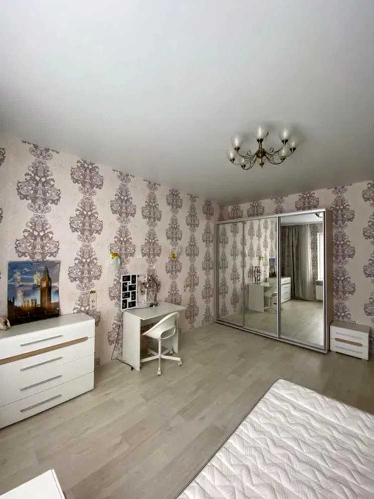 1876948722186835