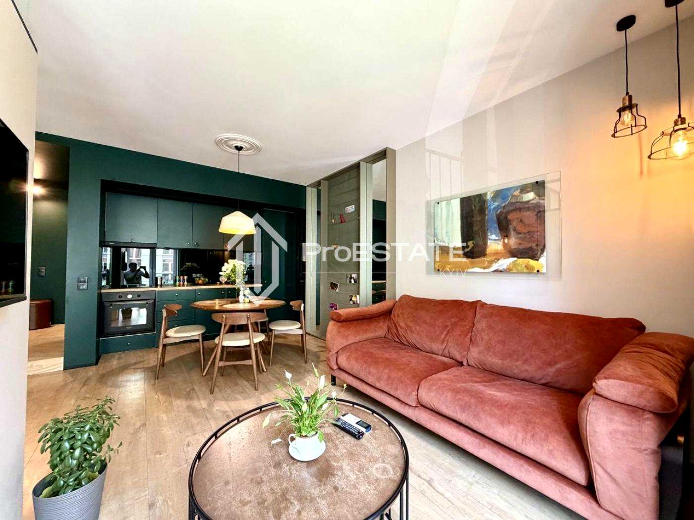 1876948743255874