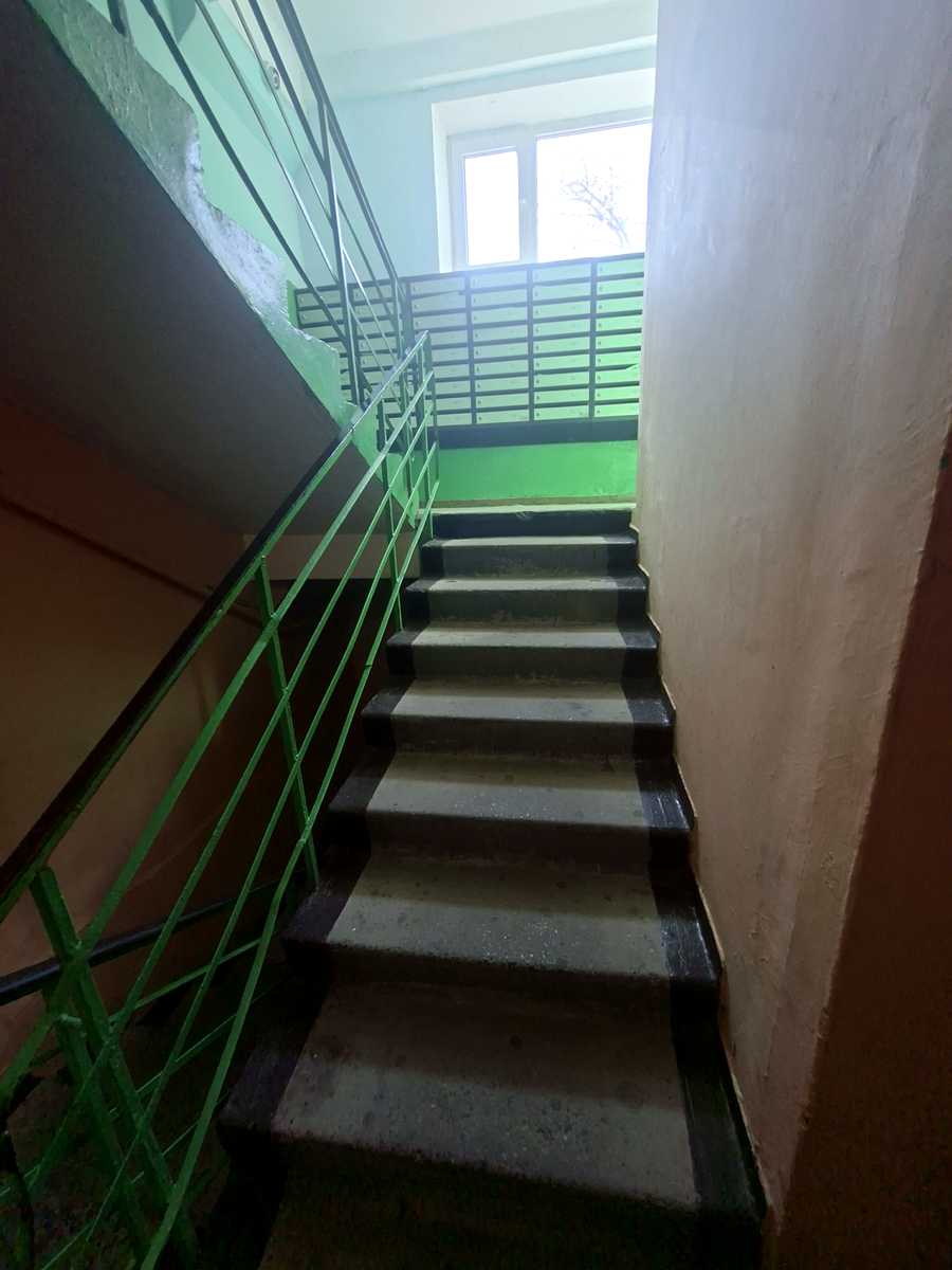 1876948971797457