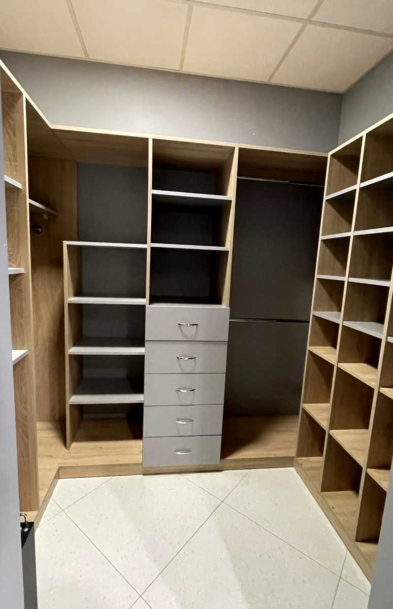 1876949085116050