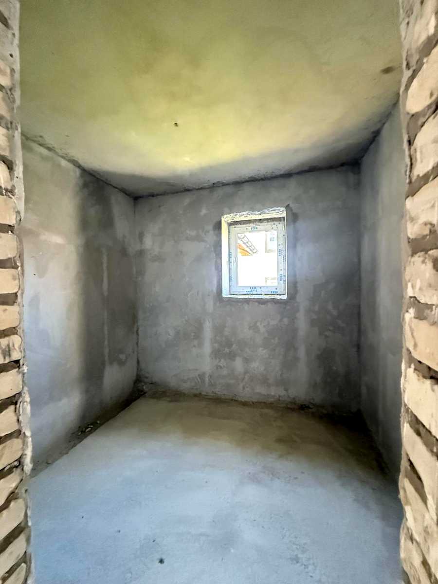 1876949137954560