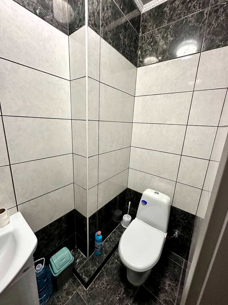 1876952386618706