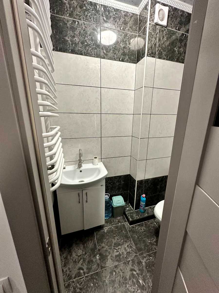 1876952386929399