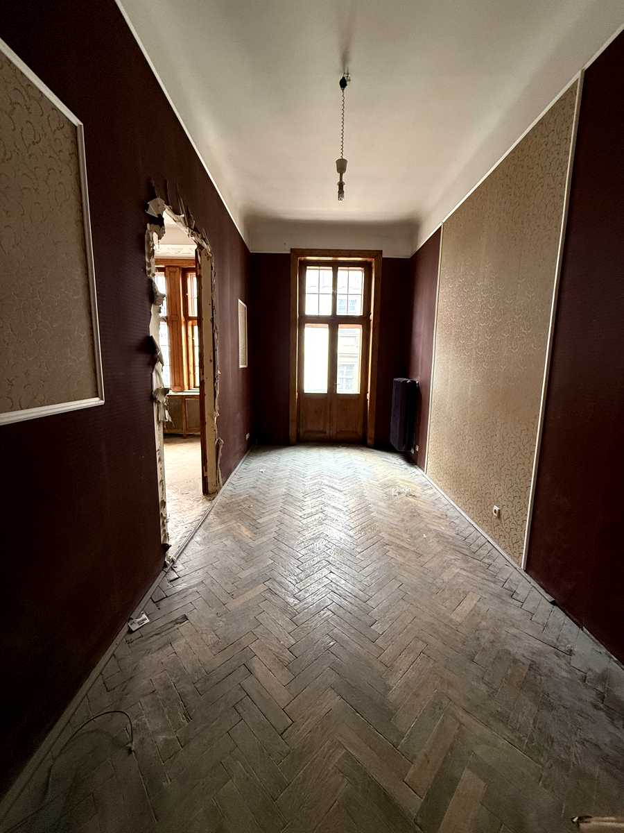 1876953501922923