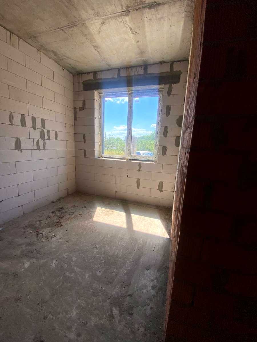 1876953745661656