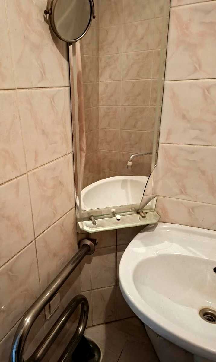 1876954045070179