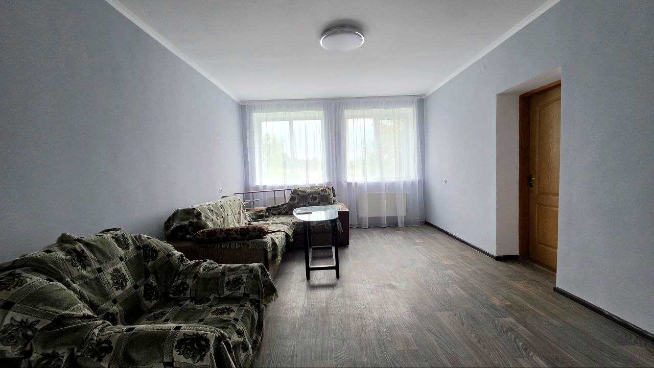 1876954671028472