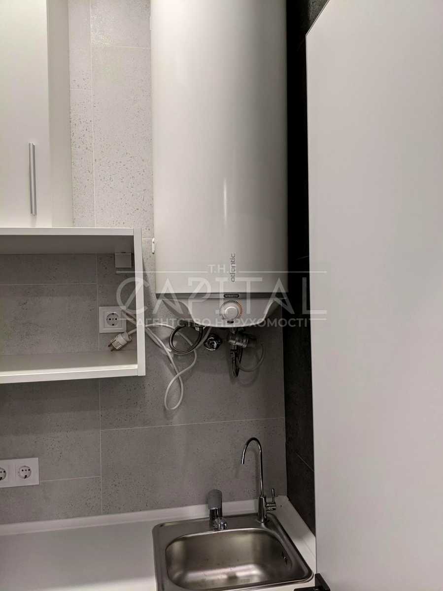 1876955943044371