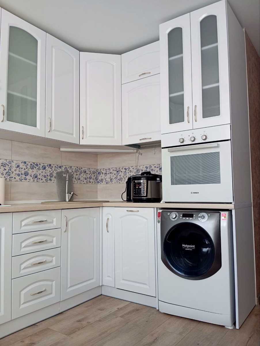 1876956975647662