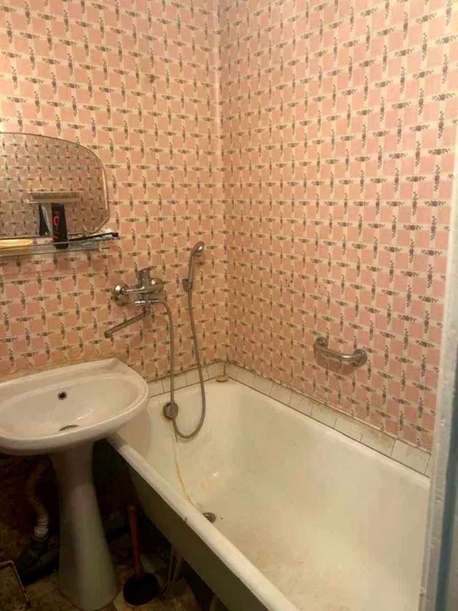 1876958903150801