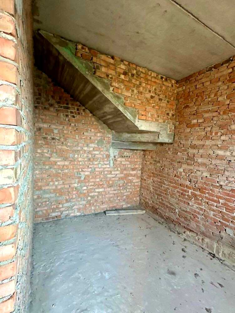 1876962497050685