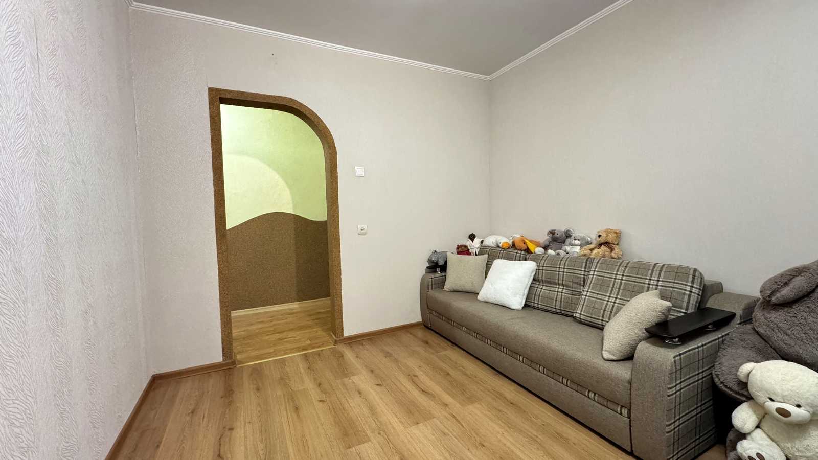 1876965385780009